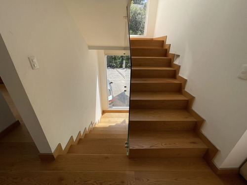 Casa En Venta En Privada Cerca De La Entrada Con Excelente Vista Al Bosque