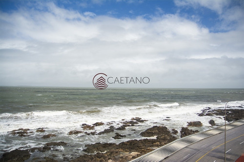 Departamento En Venta, 3 Dormitorios Con Linda Vista Al Mar.-ref:2510