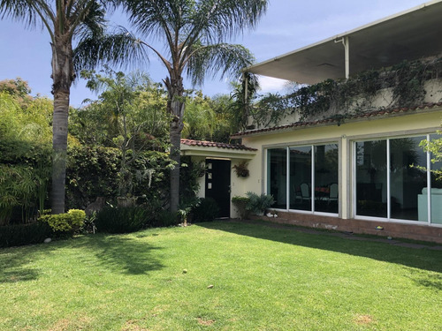 Casa En Venta En Lomas De Atzingo, Cuernavaca