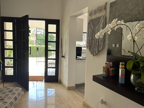 Josefina Toledo: Hermosa Casa En Venta En Guataparo Country Club, 980m², Pisos En Mármol, Pozo Y Planta, Caney, Parrillera, Bellas Áreas Verdes, Alta Seguridad, 219257