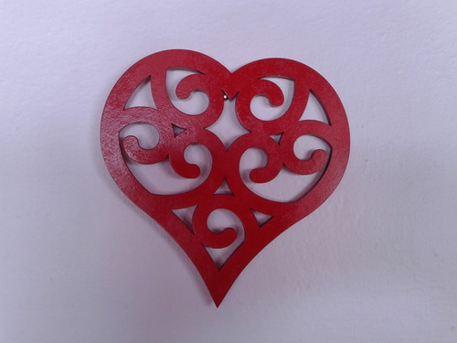 Corazones En Fibrofacil Pintados Con Acrilico Rojo