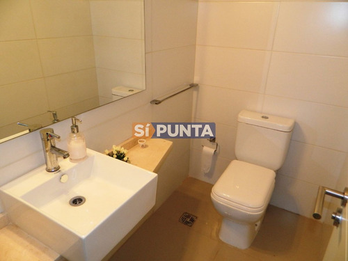 Imagen 3 de 26 de Piso Alto Con Parrillero Y Vista Al Mar
