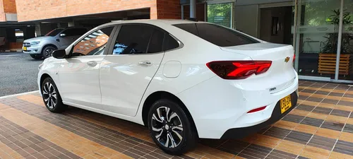 Chevrolet Onix 1.0T Premier Sedan At
