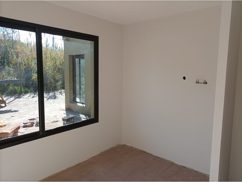 Casa En Venta 2 Dormitorios, Parrillero, Jardín Cochera, Lagomar Norte