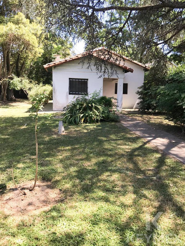 Casa En Venta En Villa Elisa