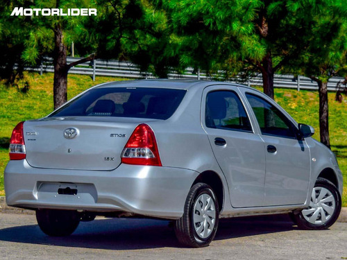 Imagen 5 de 25 de Toyota Etios X-b 1.5 Extra Full | Permuta / Financia