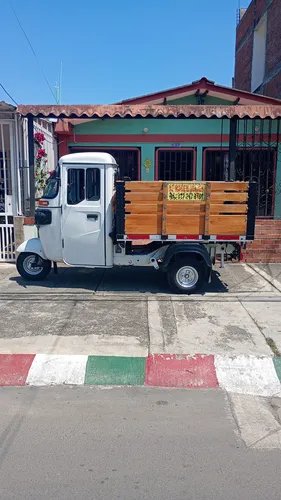 Motocarro Bajaj Maxima Estacas