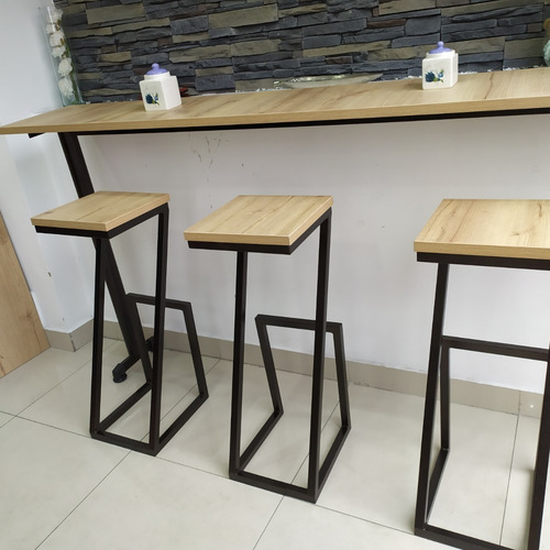 Imagen 6 de 8 de Taburetes De Madera Y Metal