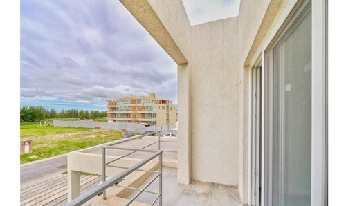 Impecable Casa En Barrio Los Castaños