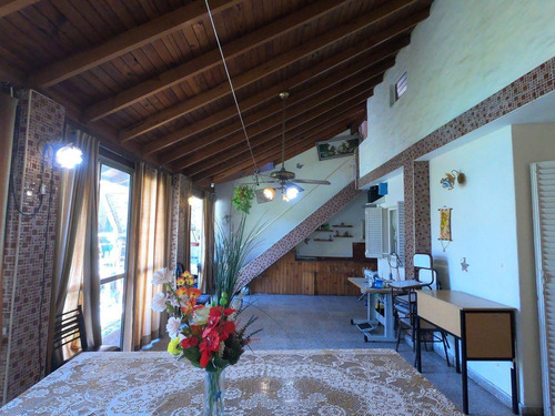 Imagen 9 de 11 de Casa Con Jardín Y Piscina - Parque Avellaneda