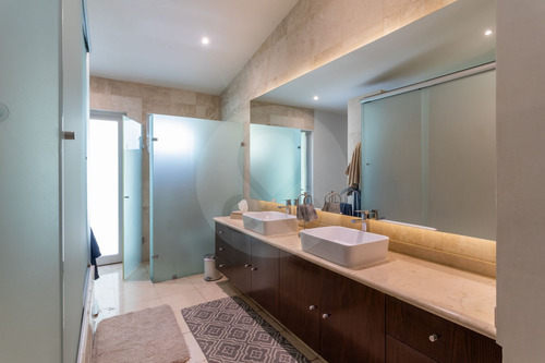 Residencia Con Finos Acabados