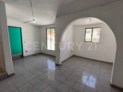 Casa En Venta Con 2departamentos Cerca Metro Ecatepec, Col Fuentes De Aragón