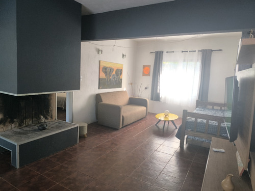 Casa Piscina Climatizada Abierta Fuera De Servicio