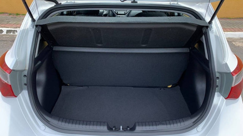 Imagem 8 de 12 de Hyundai Hb20 1.0 Comfort Style 12v Flex 4p Manual