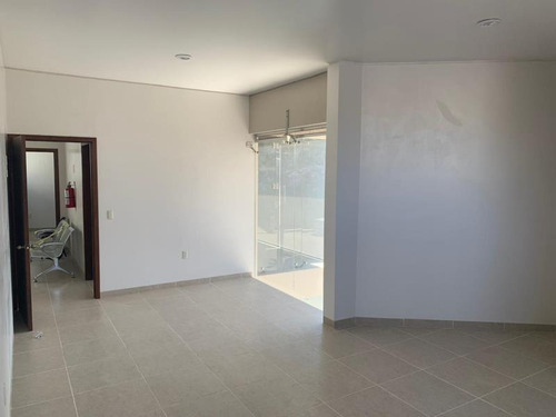 Imagen 2 de 5 de Oficina Comercial En Renta Candelaria