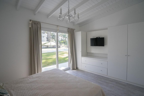 Imagen 28 de 30 de Casa En Venta - 4 Ambientes - Zona Alamos Ii - Pinamar