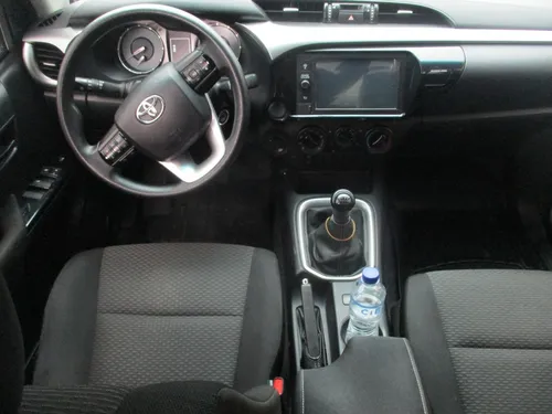 Toyota Hilux 4x4 2400cc Mt Aa