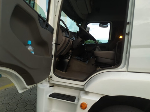Imagem 5 de 13 de Vw 19.330 4x2 V-tronic 2013/2014