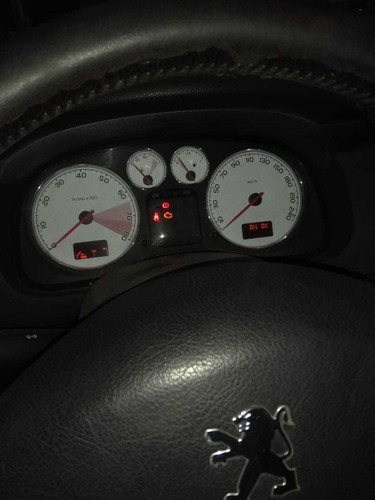 Imagen 5 de 7 de Peugeot 307 2.0 Hdi La Dolfina 110cv 2009