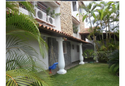 Vendo Casa 500m2 8h+2s/8b+s/3p Los Samanes 7422