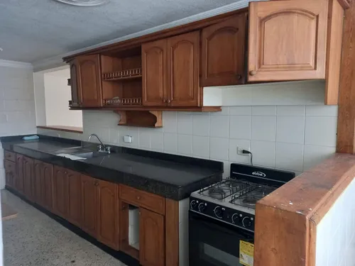 Apartamento Cerca Al Mar, Con Amplios Espacios Y Excelente Ubicación Cod. 54445