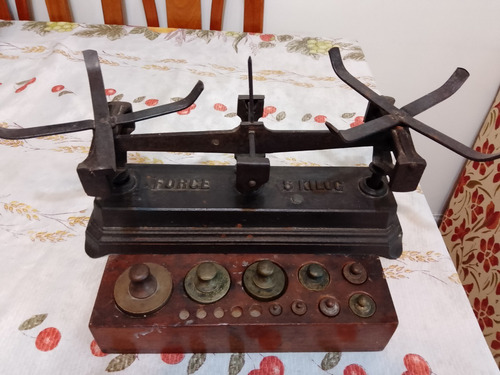 Balanza Antigua Con Platos, Pesas Y Porta Pesas - No Envío - (Usado)