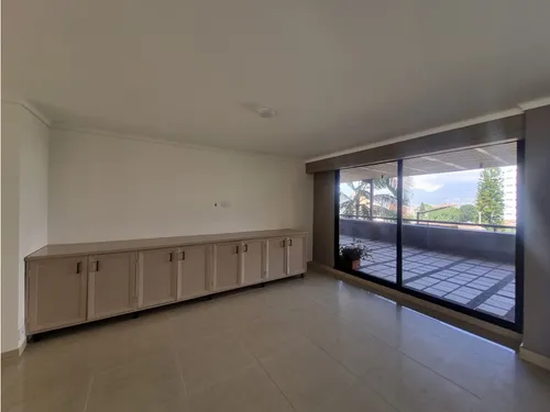 Amplio Y Cómodo Apartamento En Venta En Los Balsos