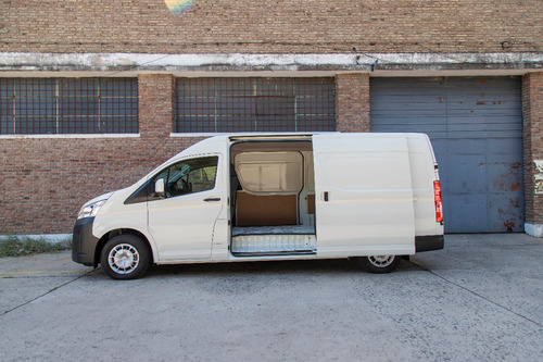 Toyota Hiace 2.8 Tdi Furgón 6at L2h2 3a 5p