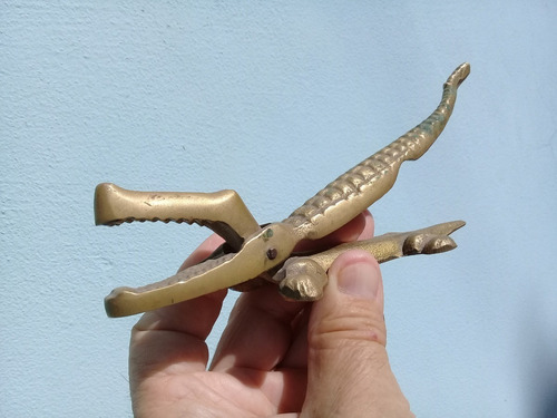 Rompe Nueces Cocodrilo De Bronce (Usado)