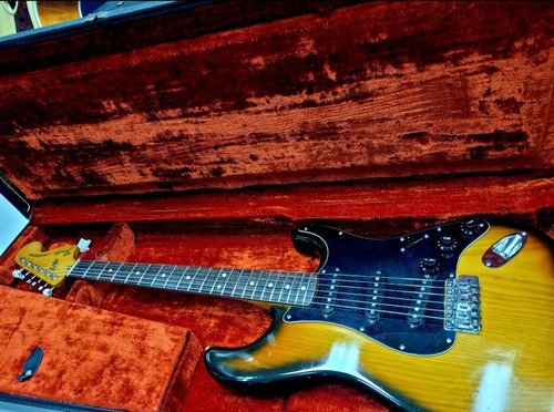 Guitarra Fender Stratocaster Ano 1978 Com Case R$ 22.000 
