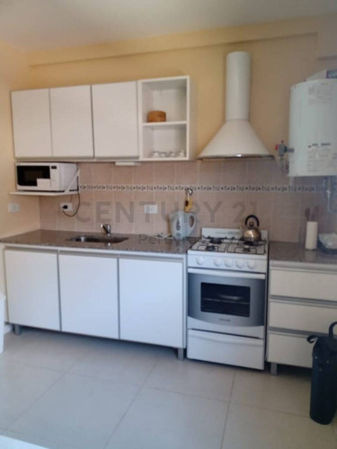 Imagen 2 de 25 de Paseo 137 E/1 Y 2 Villa Gesell, Departamento Amueblado En Venta De 2 Dormitorios