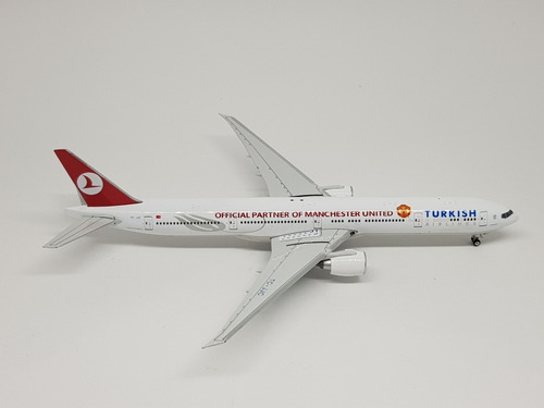 Miniatura Avião Phoenix 1:400 Turkish Boeing 777-300er