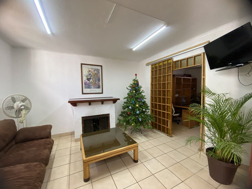 Casa Con Uso De Suelo En Renta