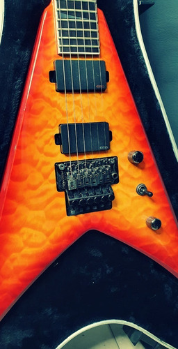 Imagen 2 de 6 de Guitarra Jackson Pro King Transparent Amber Con Estuche