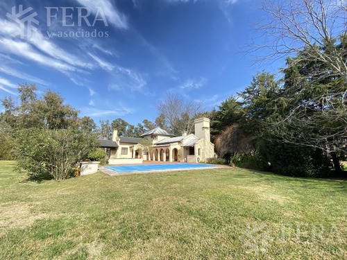 Imagen 5 de 17 de Venta De Casa De 3 Ambientes Con Jardin, Quincho Con Parrilla Y Piscina En Campos De Roca I (27609)