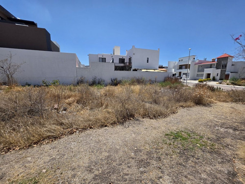 Terreno En Venta En Zibata, Dentro De Exclusiva Privada Yavia