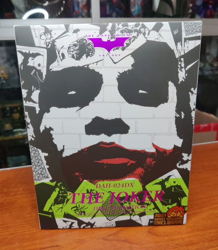 The Dark Knight Joker Interrogation Deluxe Beast Kingdom