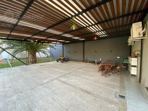 Quinta 4 Ambientes En Venta - Francisco Alvarez, Moreno