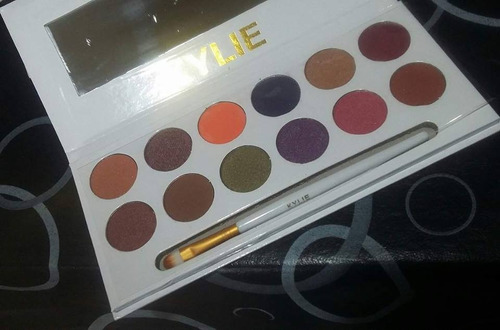Paleta De Sombras Kylie Peach Palette.