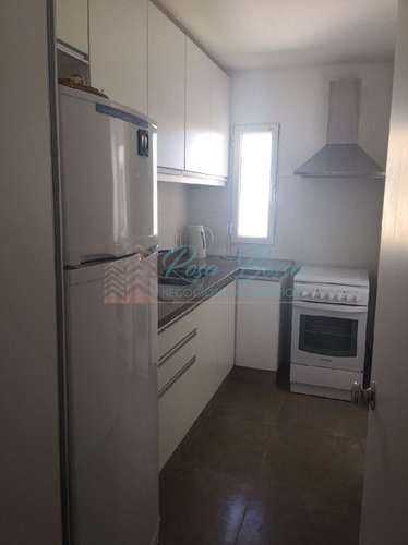 Apartamento En Peninsula, 2 Dormitorios *- Ref: 836