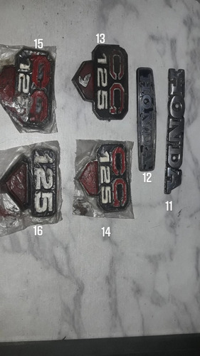 Imagen 4 de 5 de Insignias Moto Antiguas Honda Gilera Kawasaki Suzuki.3gmotos