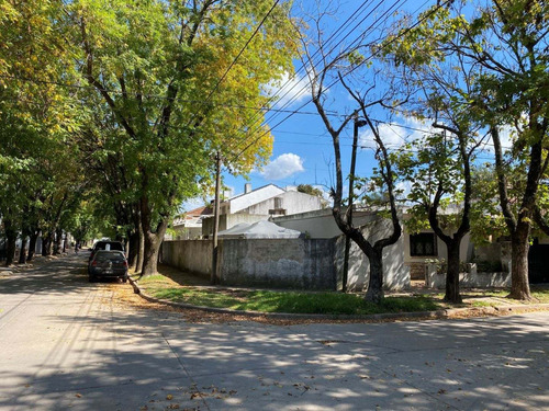 Casa Céntrica En Esquina