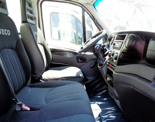 Imagem 8 de 11 de Iveco Daily 35s14