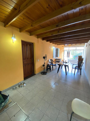 Excelente Casa En Luis Guillon. Gran Oportunidad