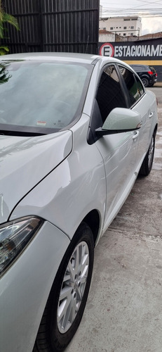 Renault Fluence 2.0 Dynamique Plus X-tronic Hi-flex 4p