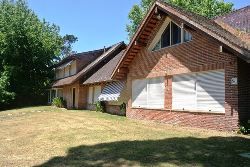 Casa En Venta / 5 Dorm / Punta Del Este / Golf / At2 6380