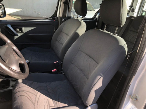 Imagen 6 de 13 de Citroen Berlingo Multispace 1.6 Hdi (migi)