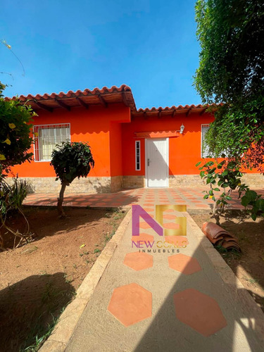 Acogedora Casa Ubicada En La Urbanización La Llovizna