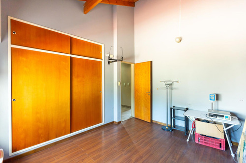 Casa 5 Amb Venta En Tesei Quincho Jardin Excelente