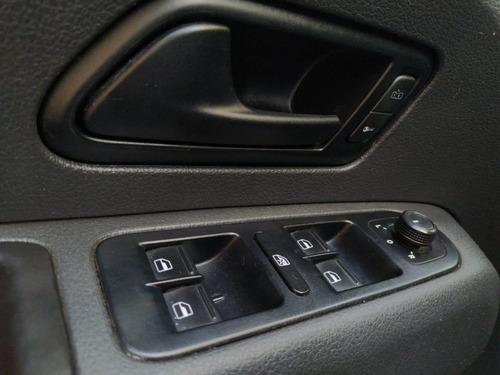 Imagem 13 de 15 de Vw Amarok 2.0 Turbo Diesel 4x4 Tdi 4motion 2018- Aceitamos
